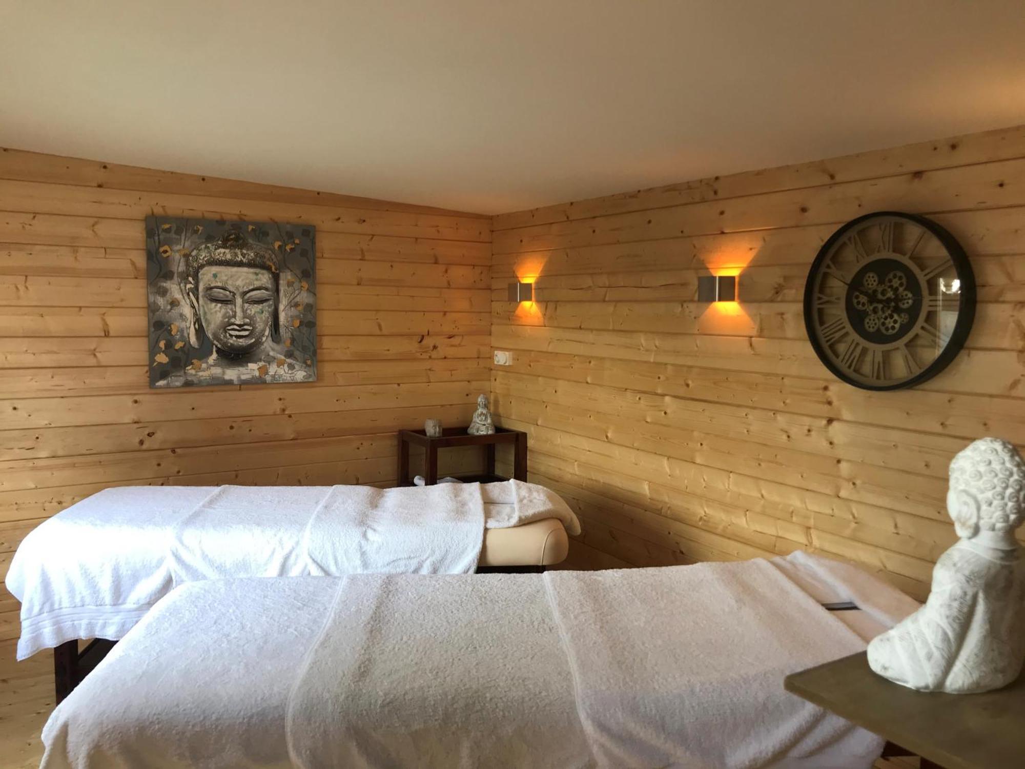 Logis Hotel Centrotel Et Spa Bulles D'Allier Montmarault Exterior photo