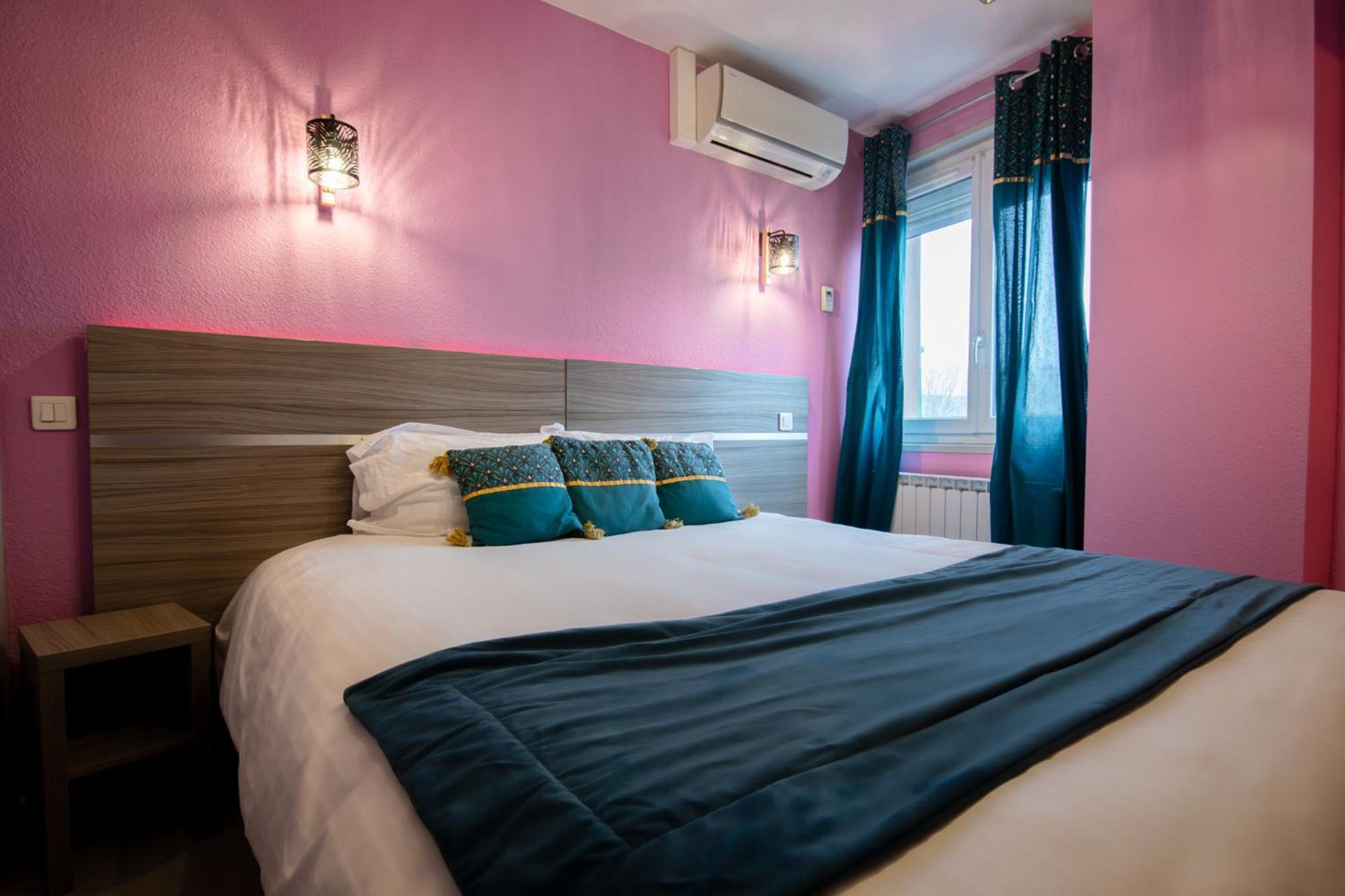 Logis Hotel Centrotel Et Spa Bulles D'Allier Montmarault Exterior photo